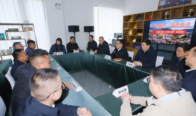 省交通集团党委书记、董事长高浩孟赴四川发展器材部合作走访慰问