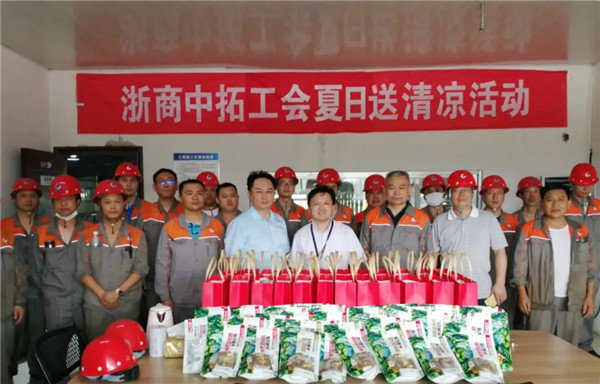 战高温 斗炎暑 鼓劲头——公司党委委员徐愧儒一行赴江西BTI体育发展调研慰问